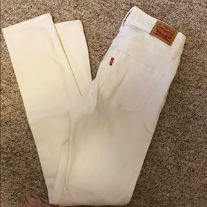 Women’s LEVIS white denim skinny jeans